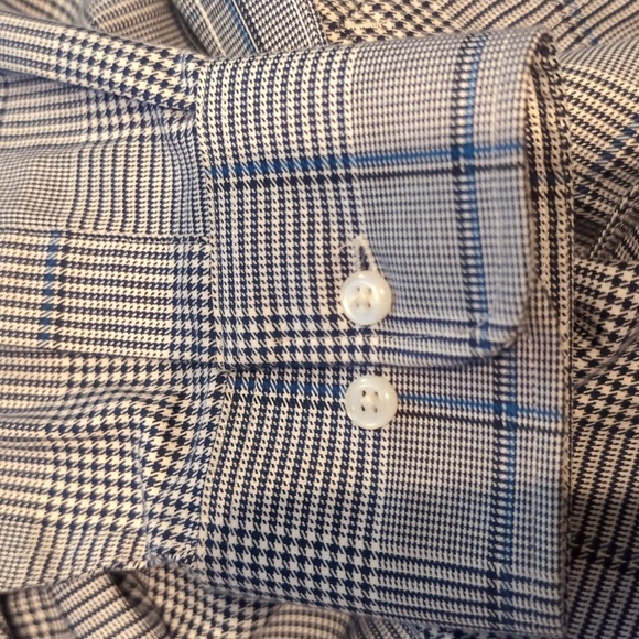 Tommy Hilfiger button up - Picture 10 of 10